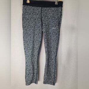 Nike Women's Relay Crop Running Tights Capri Pants Size XS Black/White